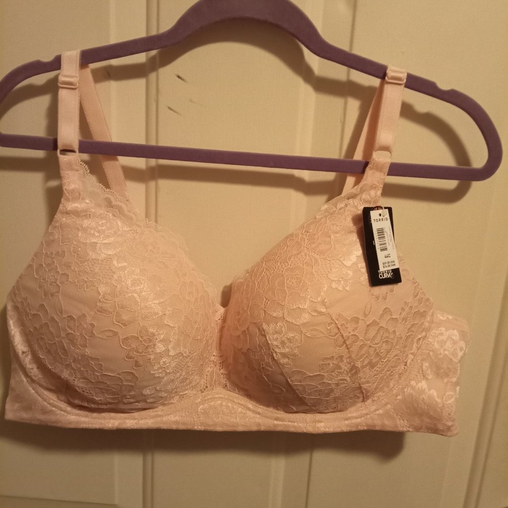 Pink lace bra from Torrid